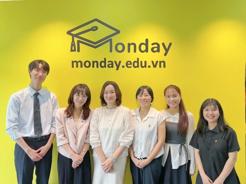 Monday là trung tâm liên kết trực tiếp với trường DongA Hàn Quốc