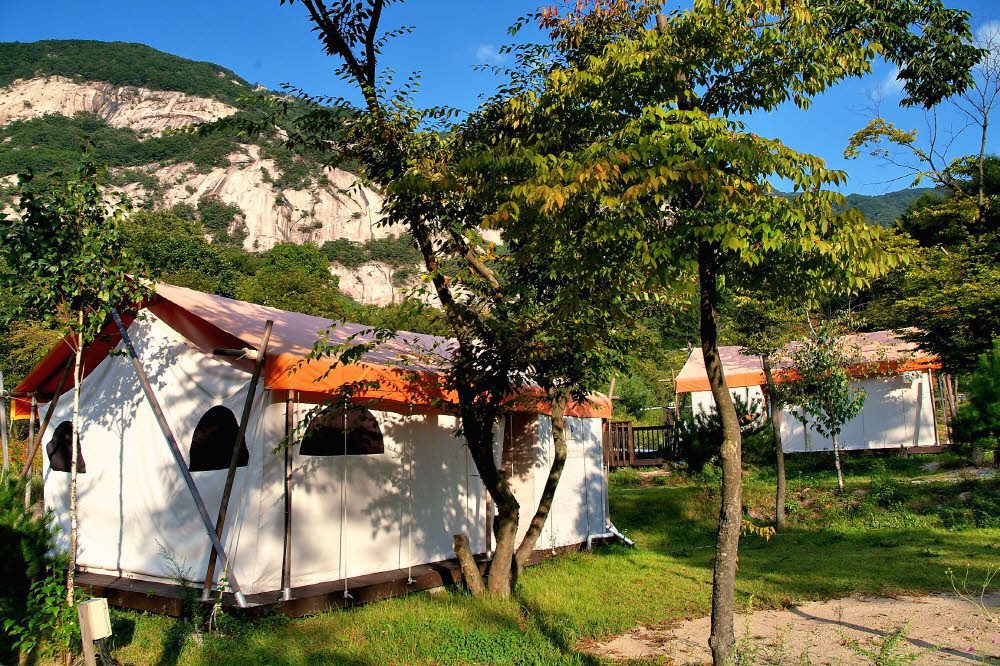 Khu cắm trại cao cấp hồ Sanjeong 