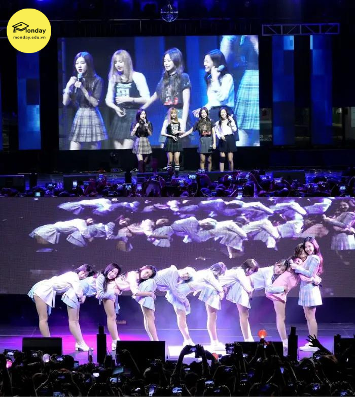 Trường còn thường xuyên mời các idol về biểu diễn. Blackpink & twice biểu diễn tại Đại học Konkuk