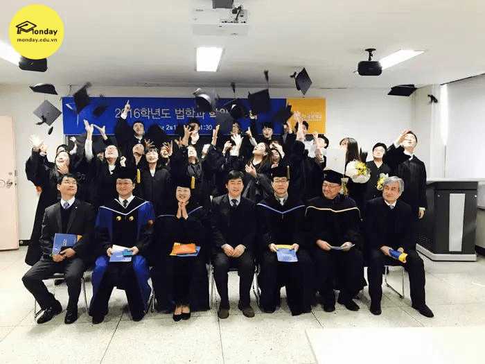 Lễ tỗt nghiệp sinh viên ngành luật tại Hàn Quốc năm 2016