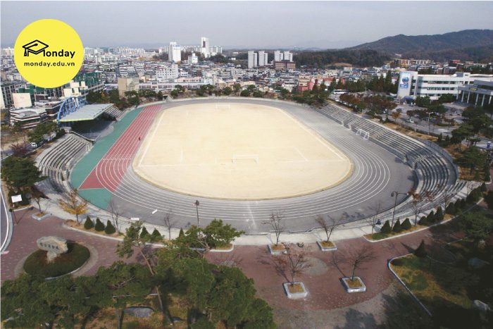 Sân bóng Đại học Cheongju