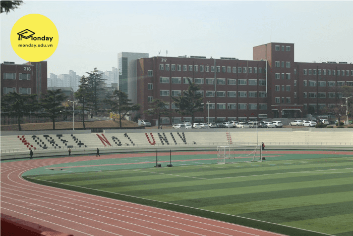 Sân bóng Đại học Quốc gia Kyungpook