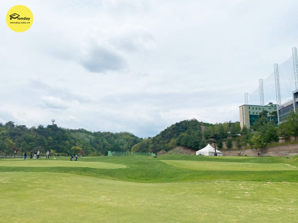 Hệ thống sân golf của Đại học Golf Hàn Quốc
