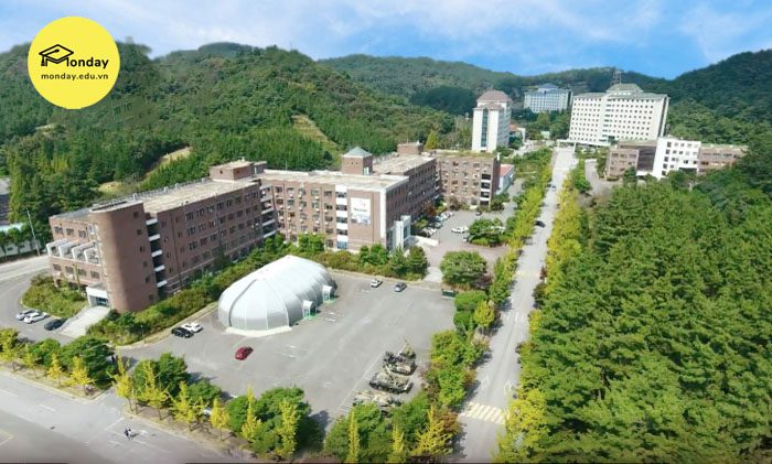 Toàn cảnh khuôn viên chính của Đại học Howon nhìn từ trên cao