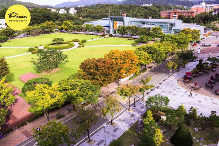Khuôn viên Đại học Công nghệ và Giáo dục Hàn Quốc
