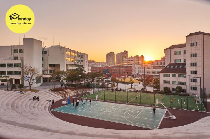 Sân bóng trường Đại học Kwangwoon