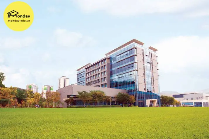 Toàn cảnh Viện khoa học và công nghệ Quốc gia Ulsan